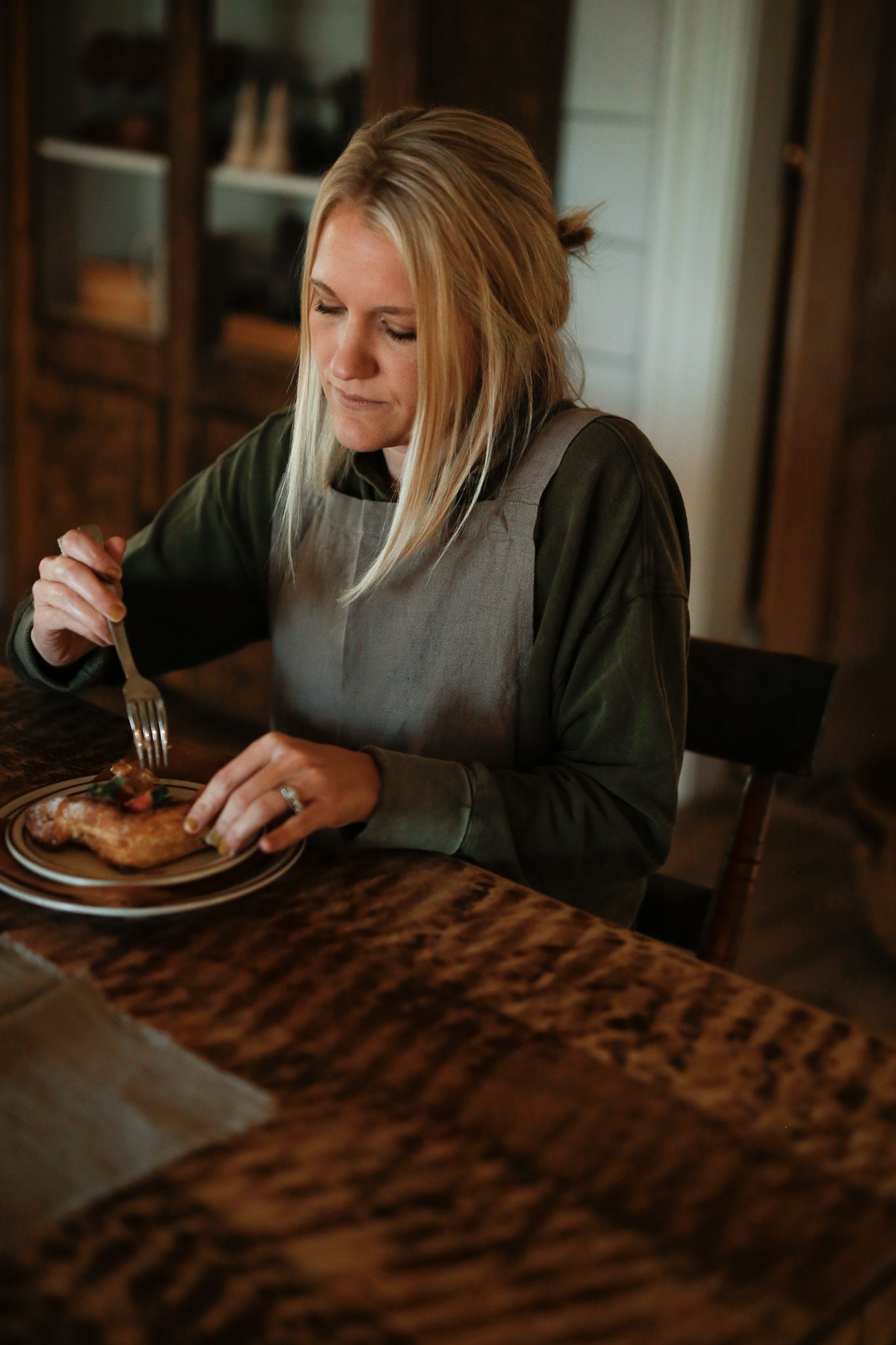 Linen Crossback Apron